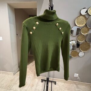 Express Green and Gold Turtleneck Sweater with Ribbed Detailing